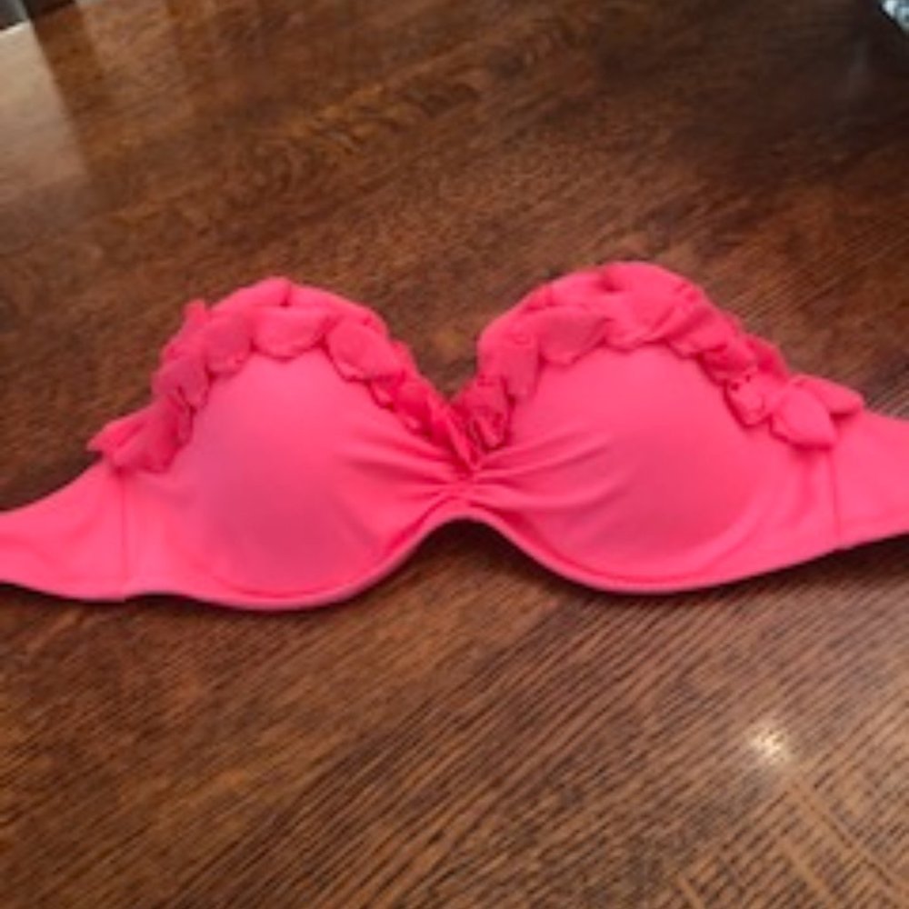 Victorias Secret ruffled trim bikini top